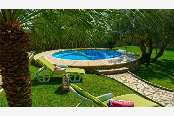 House K1, for 8 persons