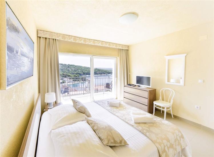 House K1, for 10 persons