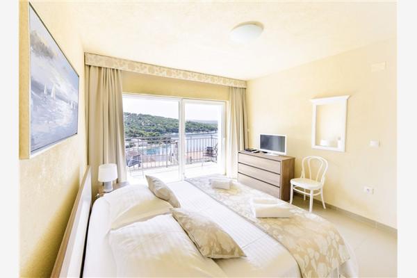 House K1, for 10 persons