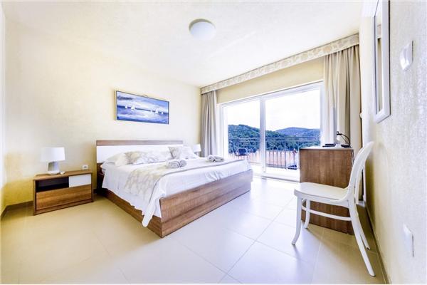 House K1, for 10 persons