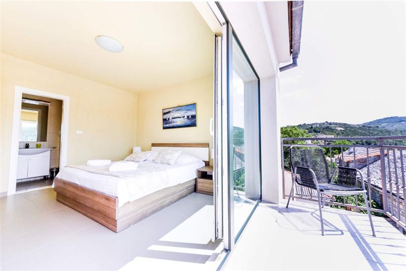 House K1, for 10 persons