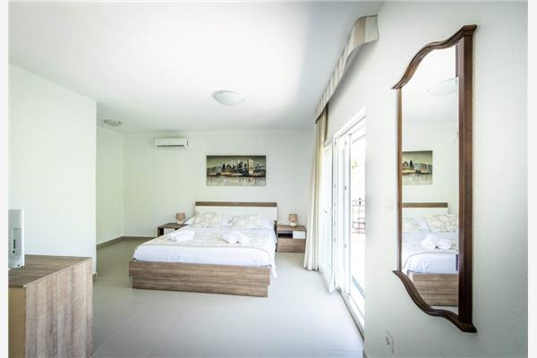 House K1, for 10 persons