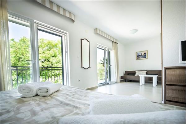 House K1, for 10 persons