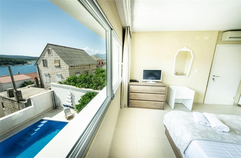 House K1, for 10 persons