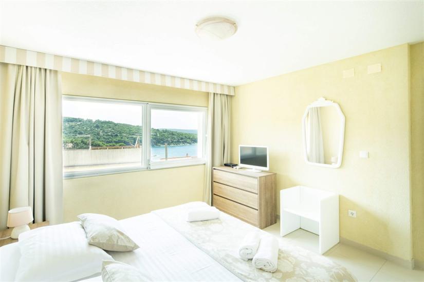 House K1, for 10 persons