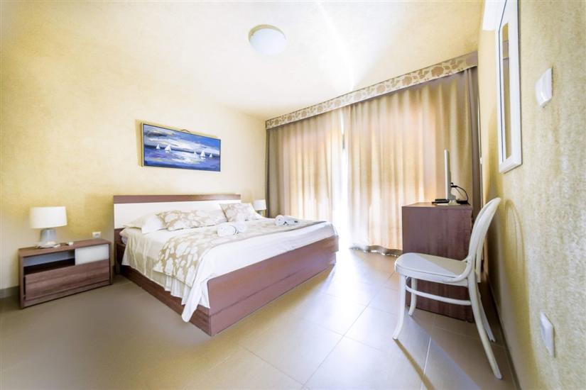 House K1, for 10 persons