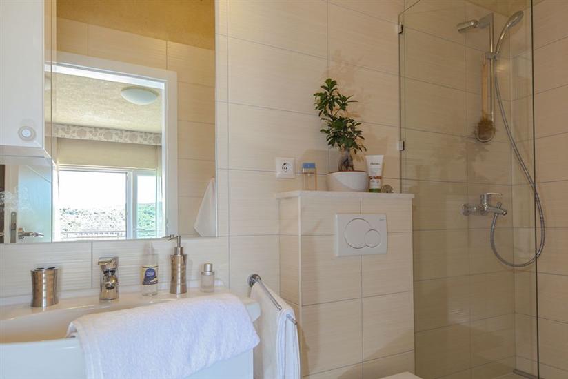 House K1, for 10 persons