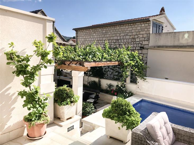 House K1, for 10 persons