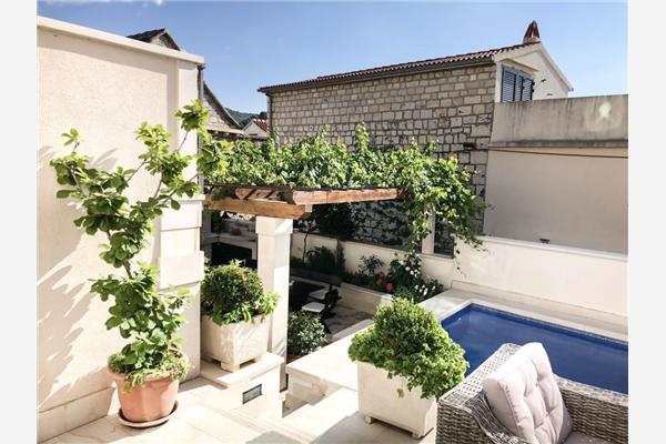 House K1, for 10 persons