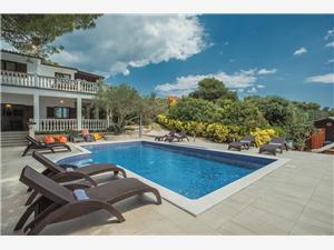 Vila Villa Mima Banjole, Kvadratura 267,00 m2, Namestitev z bazenom, Oddaljenost od centra 300 m