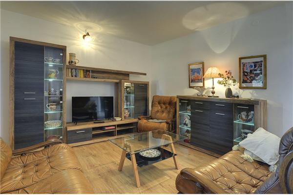 Hiša K1, na 16 osebe