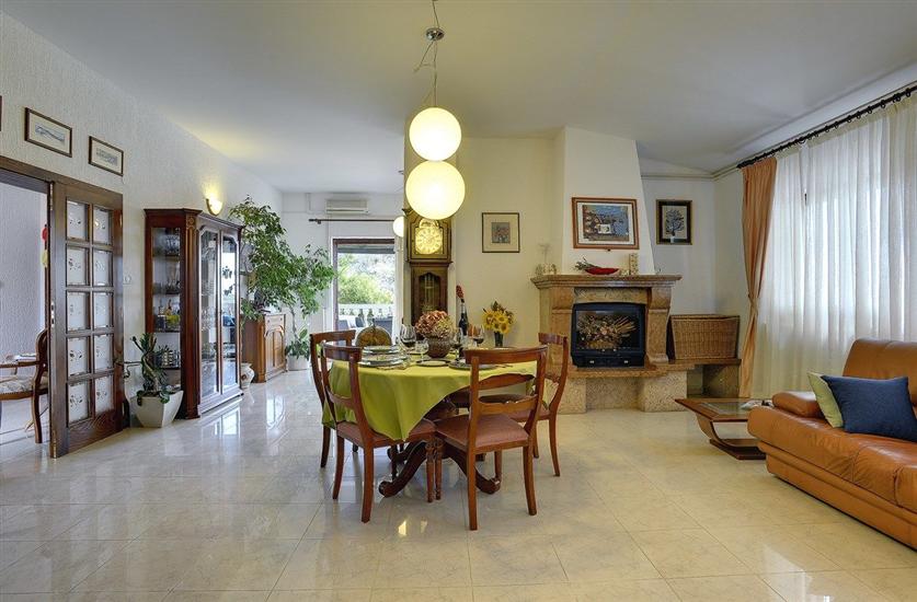 House K1, for 16 persons