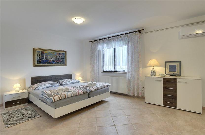 House K1, for 16 persons