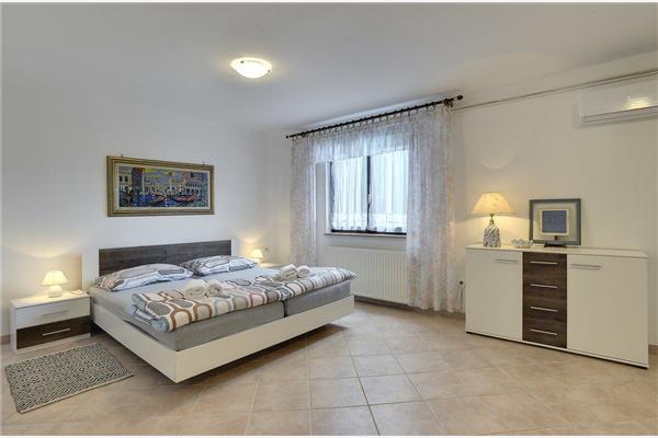 House K1, for 16 persons