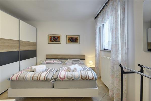 House K1, for 16 persons