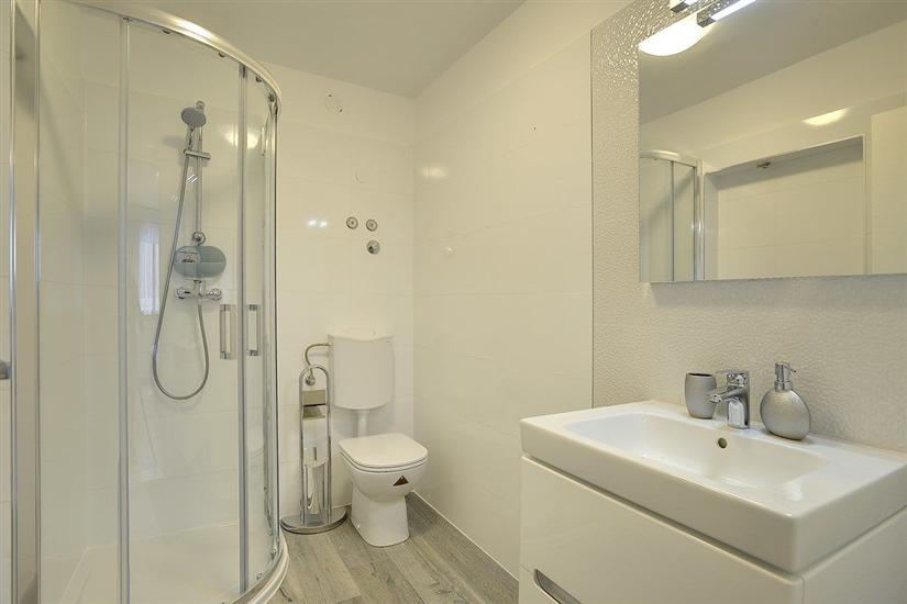 House K1, for 16 persons