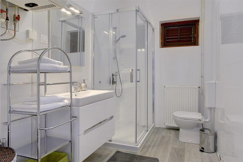 House K1, for 16 persons