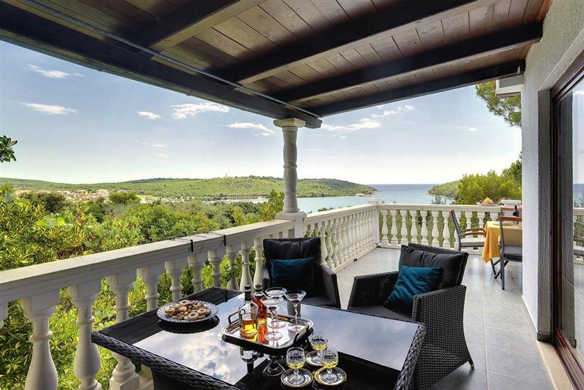 House K1, for 16 persons