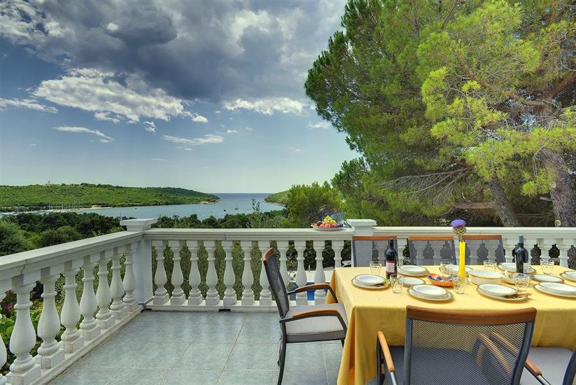 House K1, for 16 persons