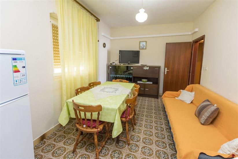 Apartment A1, for 6 persons
