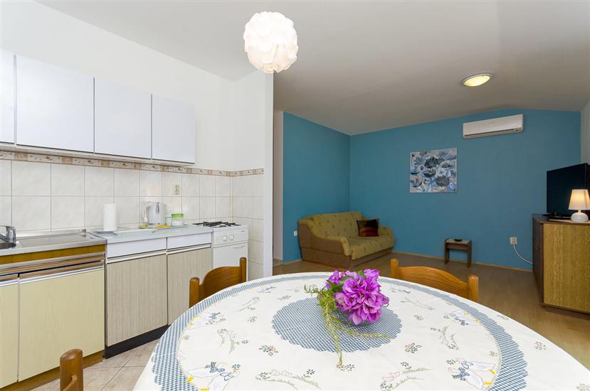 Apartment A2, for 3 persons