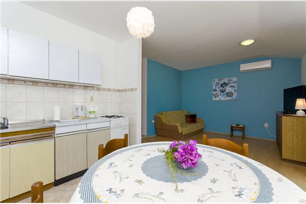 Apartment A2, for 3 persons