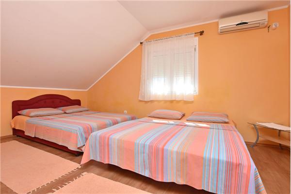 Apartment A2, for 4 persons