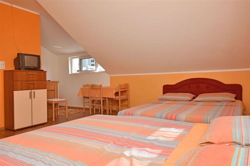 Apartment A2, for 4 persons