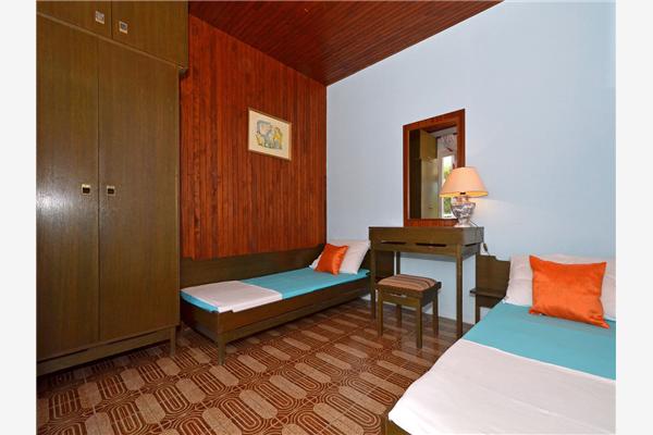 Apartment A4, for 5 persons