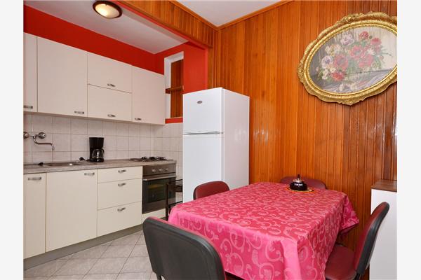 Apartment A4, for 5 persons