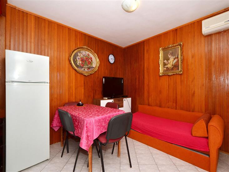 Apartment A4, for 5 persons