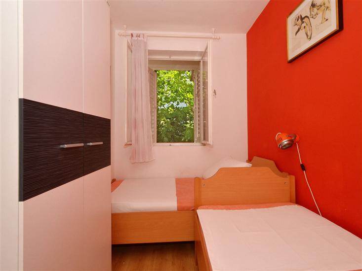 Apartment A4, for 5 persons