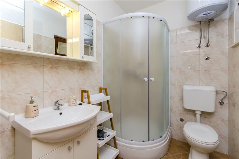 Apartment A2, for 3 persons