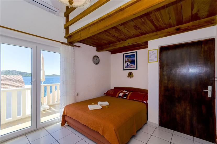 Apartment A2, for 3 persons