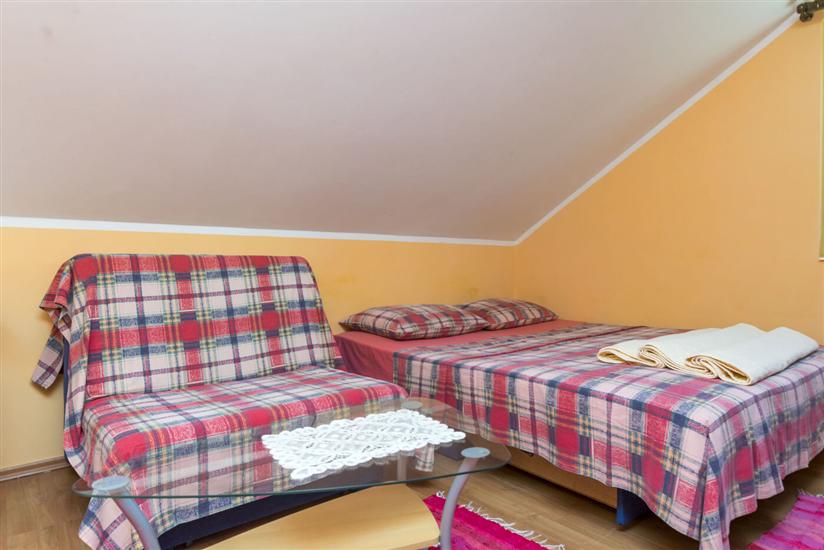 Apartment A4, for 3 persons