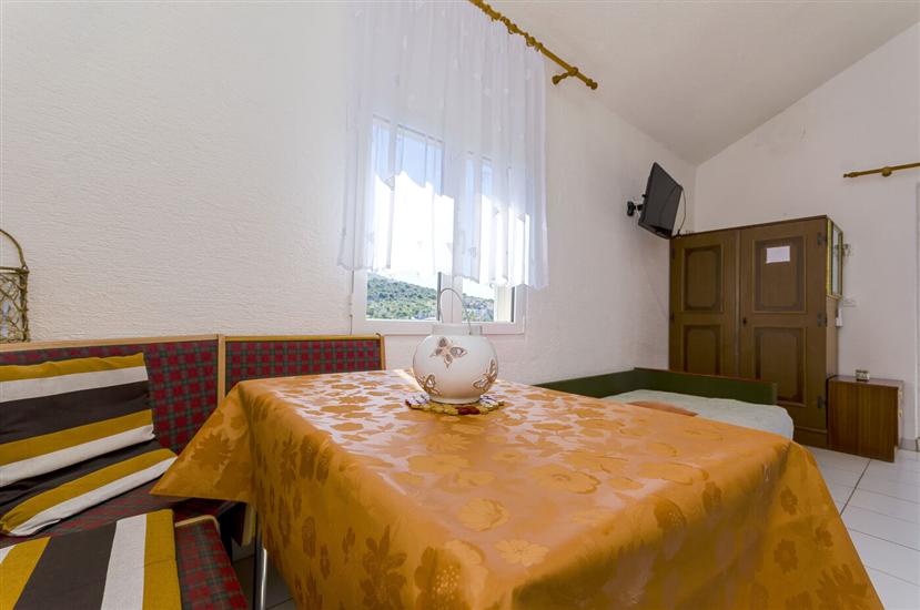 Apartment A2, for 3 persons