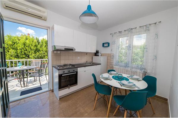 Apartment A5, for 5 persons