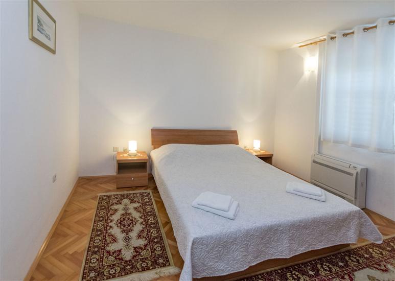 Apartment A1, for 7 persons