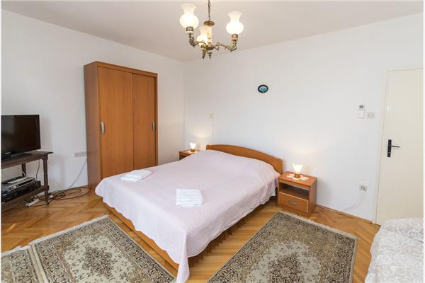 Apartment A1, for 7 persons
