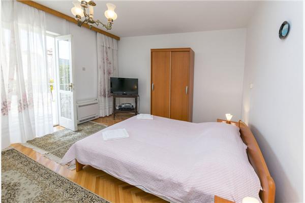 Apartment A1, for 7 persons