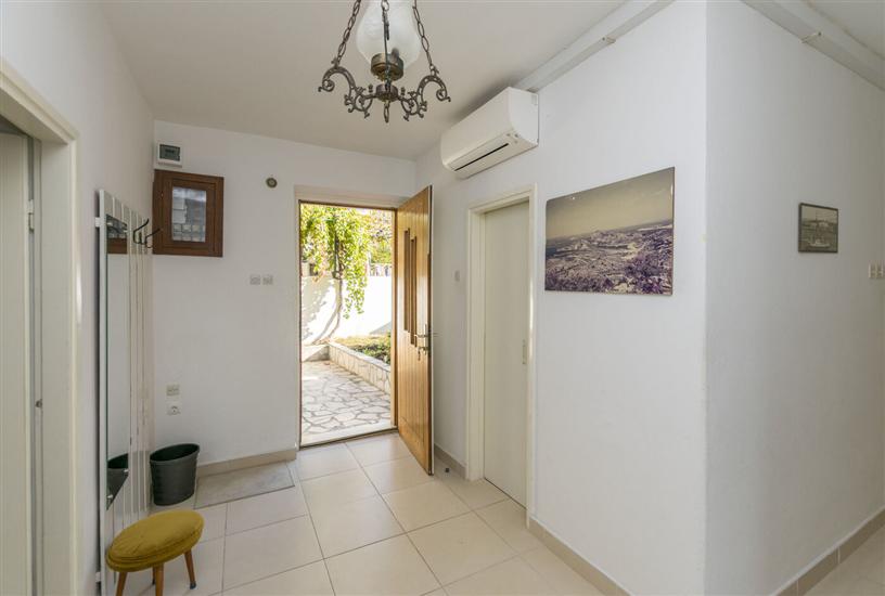 Apartment A1, for 7 persons