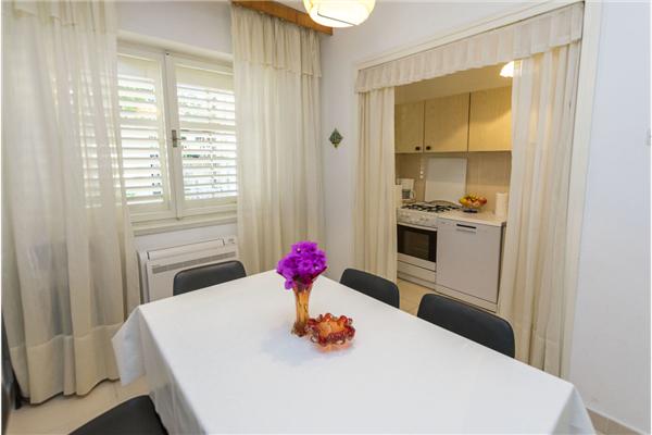 Apartment A1, for 7 persons