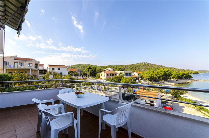 Apartment A3, for 5 persons