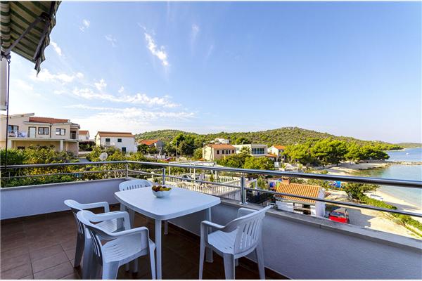 Apartment A3, for 5 persons