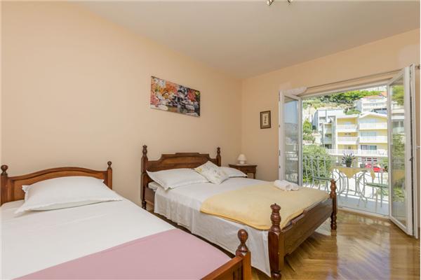 Apartment A5, for 5 persons