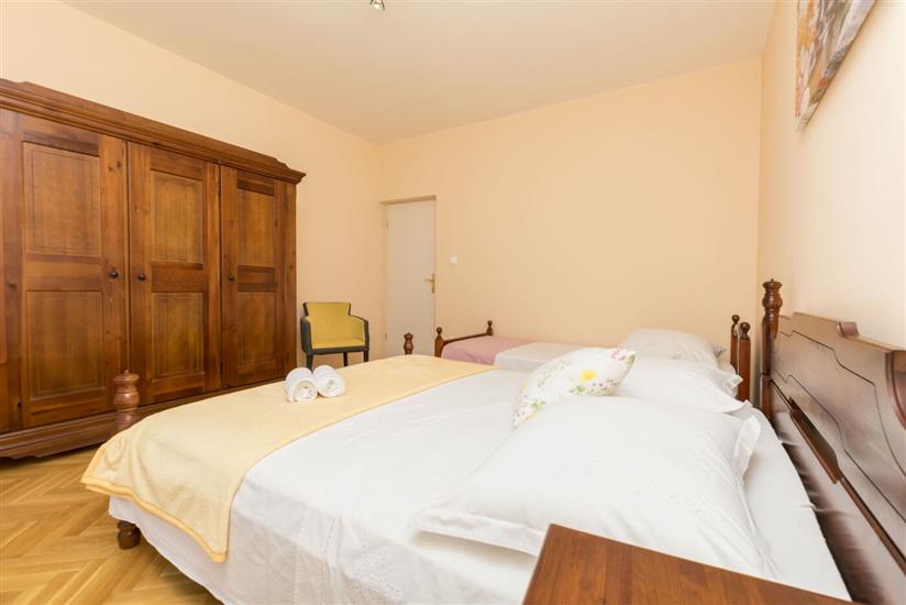 Apartment A5, for 5 persons