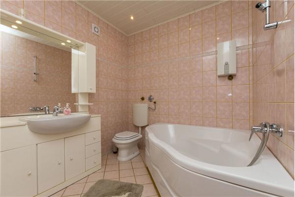 Apartment A5, for 5 persons