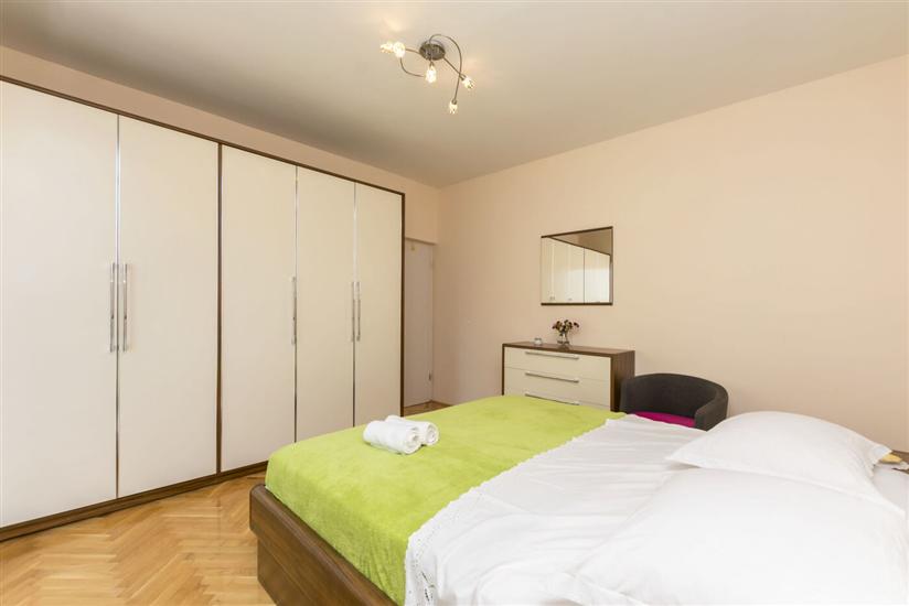 Apartment A5, for 5 persons