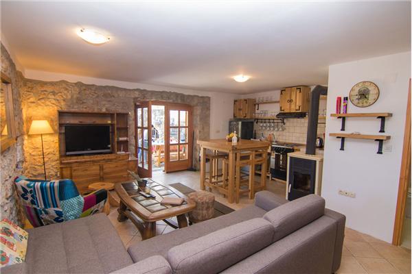 House A1, for 14 persons