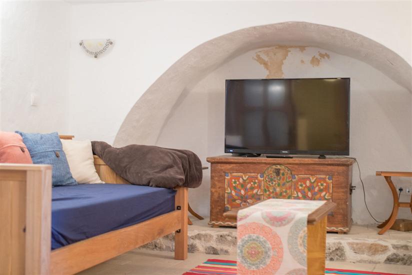 House A1, for 14 persons